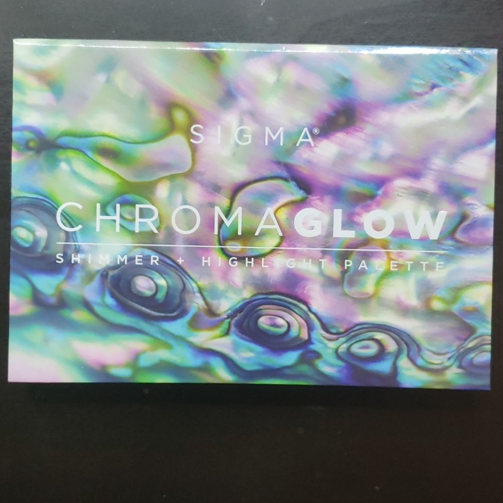Sigma Chroma Glow Highlight Palette